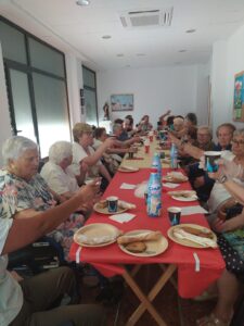 Lee más sobre el artículo EL HOGAR DEL MAYOR CELEBRA SU FIESTA DE FIN DE CURSO